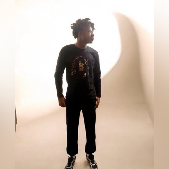 NWT Bob Marley One Love Black Long Sleeve T-Shirt Medium UNISEX. - Picture 3 of 4